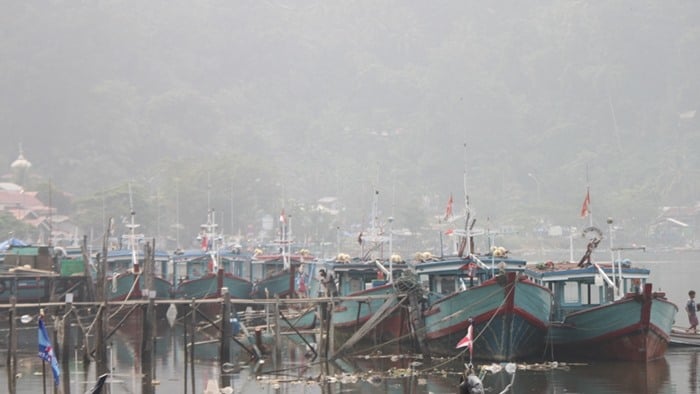 Kabut Asap Selimuti Kawasan Muaro, Padang (28/2) | Foto: Ari