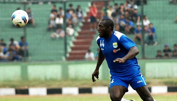 Pihak manajemen Semen Padang FC akhirnya memastikan untuk merekrut Herman Dzumafo Epandi untuk memperkuat tim berjuluk Kabau Sirah tersebut pada komptesi ISL musim mendatang.
