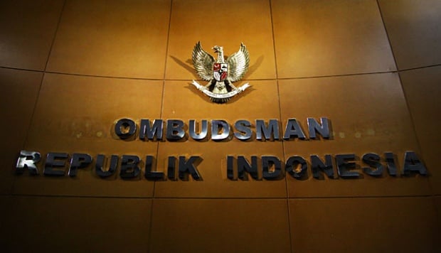 Ombudsman Republik Indonesia Perwakilan Sumatera Barat merilis catatan akhir tahun 2014. Dalam catatan tersebut, Pemerintah Kota Padang berada di peringkat teratas sebagai Pemerinah Daerah yang paling banyak diadukan.