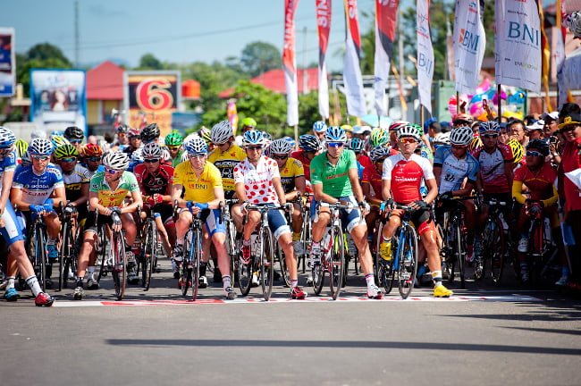Untuk menyambut malam pergantian tahun, Pemerintah Kota Padang menggelar event Sepeda Santai pada Rabu malam (31/12) yang akan dipusatkan di GOR Haji Agus Salim, Padang.