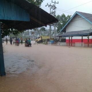 Banjir di Salido, Pesisir Selatan | Foto: @sebuahdunia