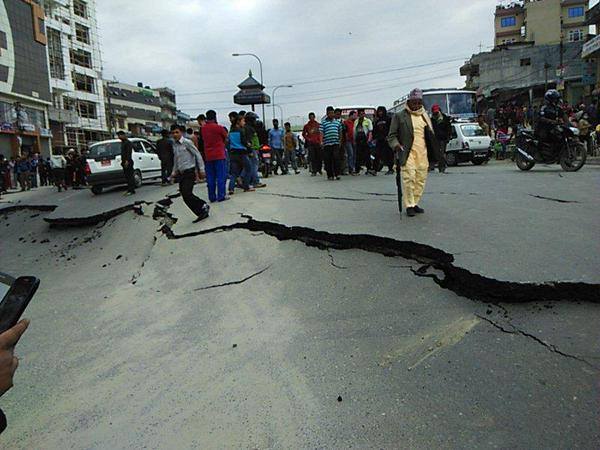 Kerusakan akibat gempa di Nepal foto: iamkirtidixit/twitter