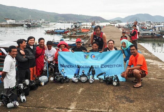 Tim yang ikut dalam Mandeh Underwater Expedition