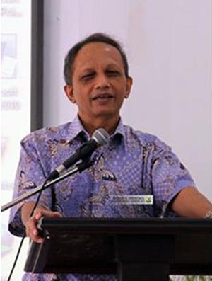 Prof. Dr. Eng. Edison Munaf, M.Eng