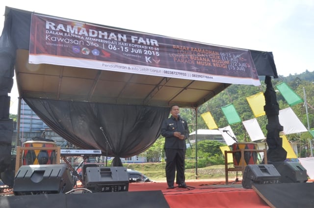 Walikota Sawahlunto membuka Ramadhan Fair 2015