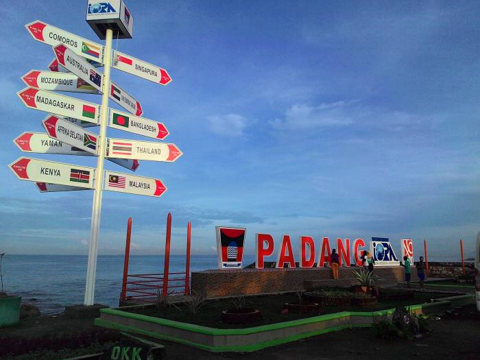 Landmark Kota di Pantai Padang