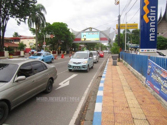 Trotoar di Jl. Sudirman Padang | Foto: Muh. Ikhlas via SSCI