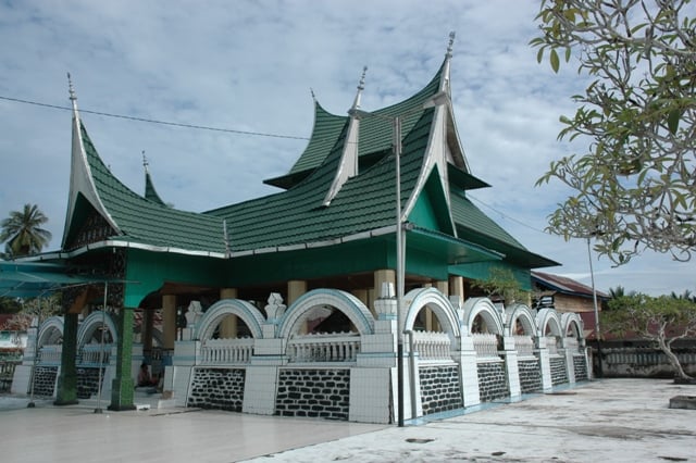 Komplek Makam Syekh Burhanuddin. Tempat Yang Didatangi Peziarah ketika Basapa