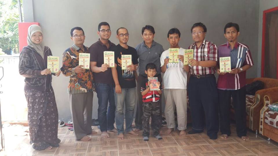 Lasinta Ari Nendra Wibawa Pemenang Lomba Cipta Puisi “Bebaskan Palestina”