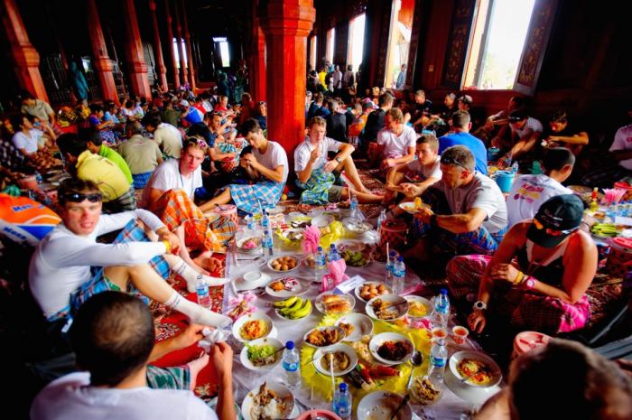 Pembalap TdS Makan Bajamba