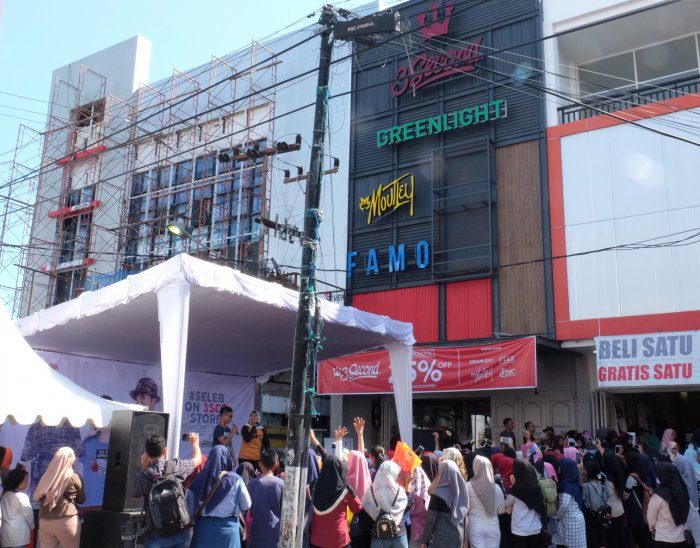 Keramaian saat event Visit Store di 3Second Store Padang