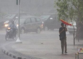 Sumbar Diprediksi Diguyur Hujan yang Disertai Angin Kencang