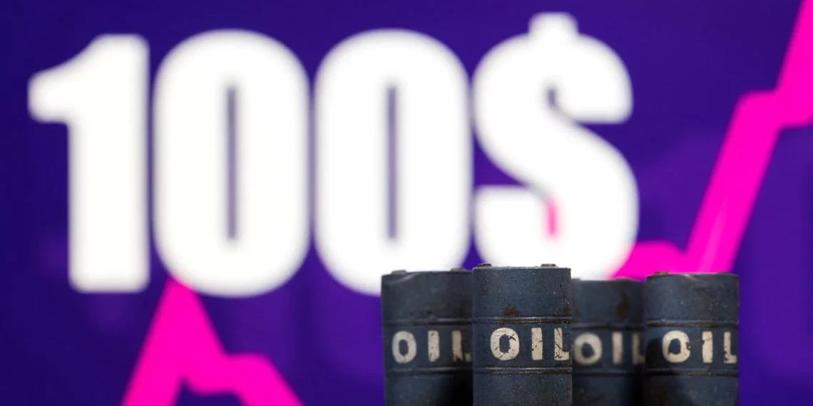 Harga Minyak Naik Sentuh US$100 Perbarel Setelah Rusia Menyerang Ukraina