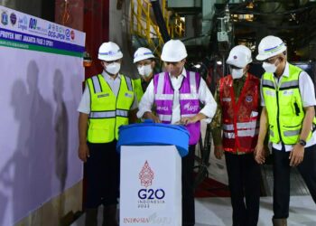 Bareng Anies Baswedan, Jokowi Tampak Kompak Luncurkan MRT Jakarta Fase 2