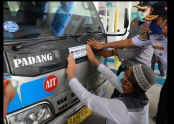 Masyarakat Kota Padang Diimbau Pilih Angkutan Lebaran Berstiker Layak Jalan