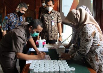 BNN Kabupaten Solok Lakukan Tes Urin Terhadap Aparatur PN Koto Baru Solok