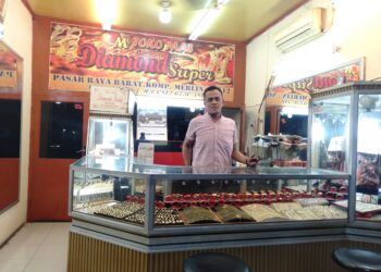 Jelang Hari Raya Idul Adha, Harga Emas di Pasar Raya Alami Penurunan Harga