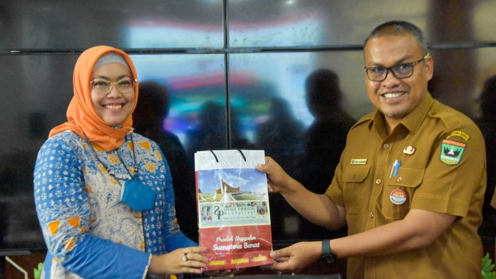 Terkait nominasi 5 tokoh Pemerhati Disabilitas, Tim Pemprov Sumbar nilai Ny. Genny Hendri Septa