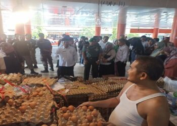 Sidak Harga Jelang Lebaran ke Pasar Raya, Daging dan Telur Naik, Cabai Turun