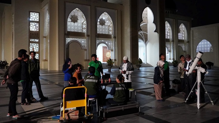 Salat Gerhana Bulan di Islamic Center Padang Panjang Batal Dilakukan