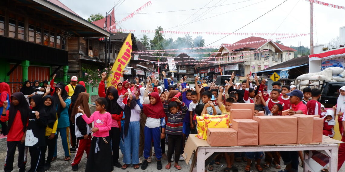 Meriahkan HUT RI, KKN PPM Unand Bersama Pemuda Koto Anau Gelar Jalan Santai