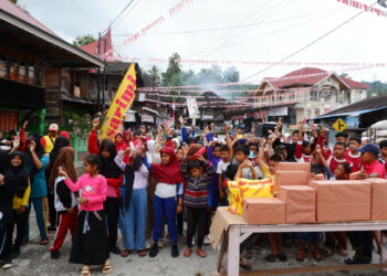 Meriahkan HUT RI, KKN PPM Unand Bersama Pemuda Koto Anau Gelar Jalan Santai
