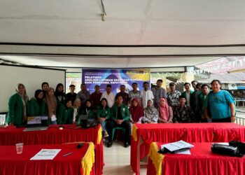 DPL Bersama Mahasiswa KKN UNAND Beri Pelatihan BUMNAG di Padang Pariaman