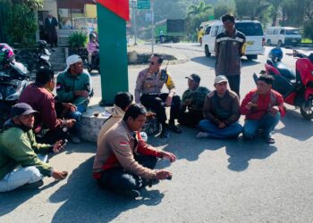 Sampaikan Sosialisasi Tertib Lalu Lintas, Kasat Lantas Imbau Tukang Ojek Segera Urus SIM