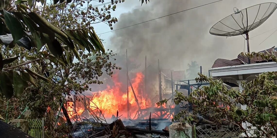 Tiga Unit Rumah Terbakar di Selayo, Satu Diantaranya Rumah Gadang