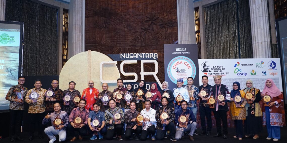 Pertamina Patra Niaga Regional Sumbagut Raih 9 Platinum Elit Nusantara CSR Award 2024