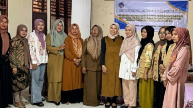 Tim Pengabdian LPPM UNP Gelar Pelatihan Keterampilan Makrame untuk PKK Nagari Tanjung Bingkung