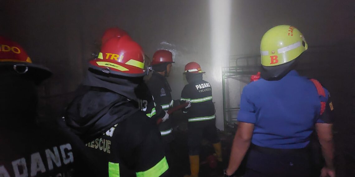 Gudang Pesantren Buya Hamka Air Pacah Terbakar Hebat, Api Lalap Bangunan dan Perlengkapan Sekolah